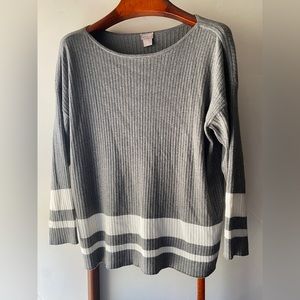 Chico’s Size 2 (L 12) Gray Sweater with White‎ Band